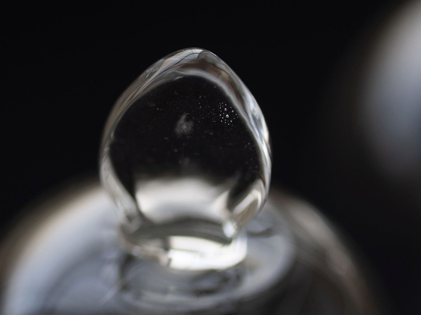 小さな気泡などが見られる場合もございます。