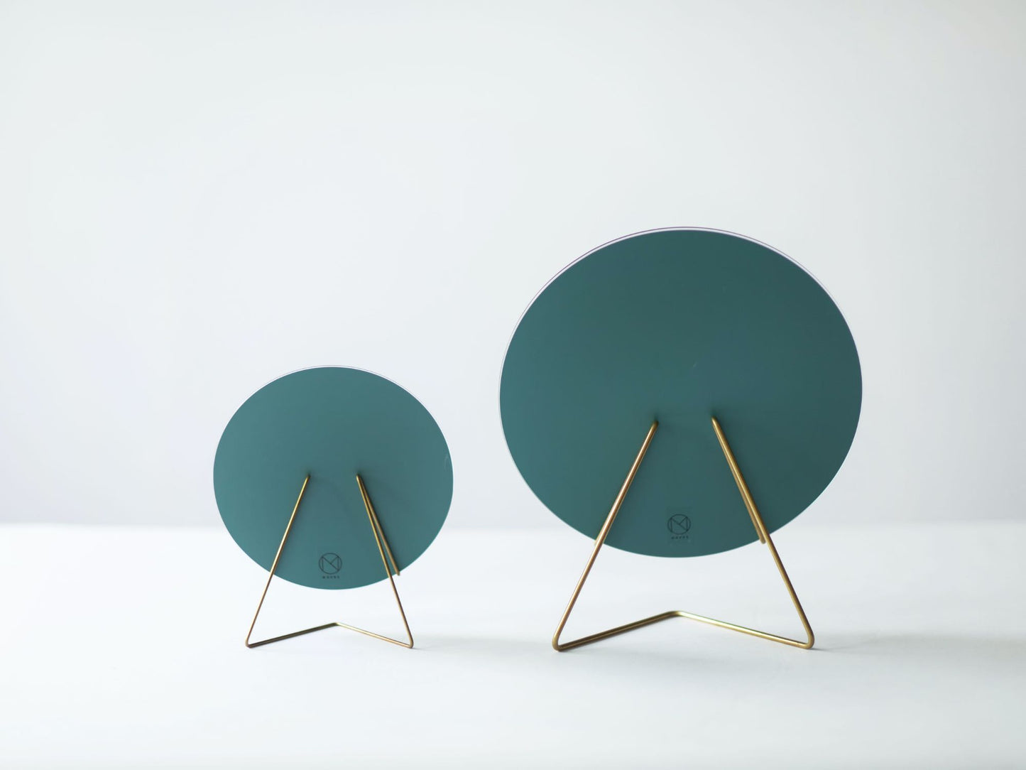 MOEBE STANDING MIRROR／ブラス